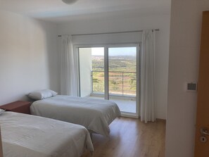 4 bedrooms, iron/ironing board, travel cot, free WiFi