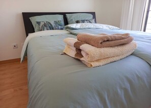4 bedrooms, iron/ironing board, travel cot, free WiFi - Luxury villa with private pool in Sobral da Lagoa with stunning views. (Sobral da Lagoa)
