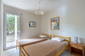 3 bedrooms, iron/ironing board