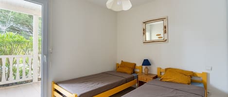 3 quartos, ferros/tábuas de passar roupa