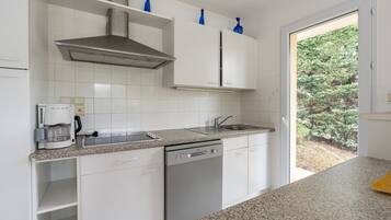 Réfrigérateur, micro-ondes, four, lave-vaisselle