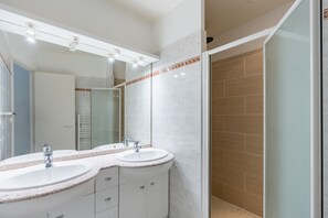 Bathtub