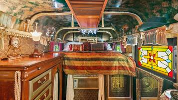 1 bedroom, desk, free WiFi, bed sheets