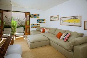 TV, fireplace, stereo
