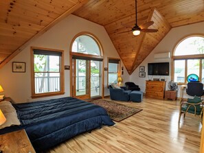 4 habitaciones, escritorio, tabla de planchar con plancha y wifi