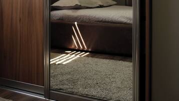 3 habitaciones, tabla de planchar con plancha y wifi gratis