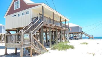 House, 3 Bedrooms | Exterior