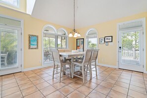 House, 4 Bedrooms | Dining