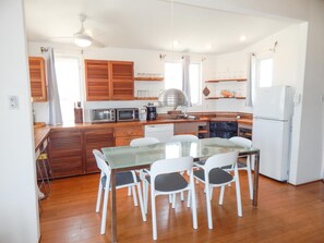 Casa, 2 habitaciones | Restaurantes