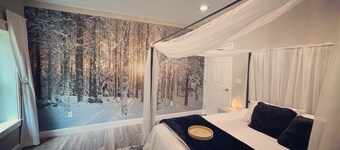 Elegant Home Theater and Themed Rooms Mountain Retreat Sleeps 12