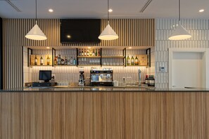 Petit déjeuner buffet servi tous les jours en supplément
