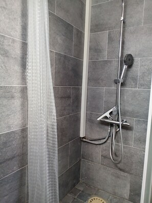 Dusche, Toilettenpapier