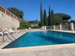 室内游泳池，室外游泳池