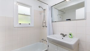 シャワー付き浴槽