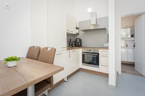 Køleskab, mikrobølgeovn, ovn, opvaskemaskine