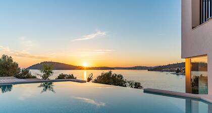 Villa Roots - Perfectly designed villa located on the coast of Ražanj bay, a village near Primošten and Rogoznica