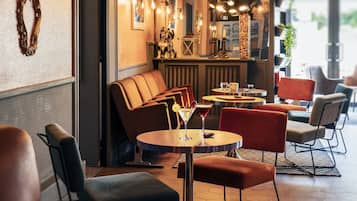 Bar lounge