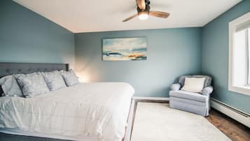 4 bedrooms, desk, iron/ironing board, travel cot