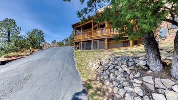 Studio (4 Bedrooms) | Property amenity