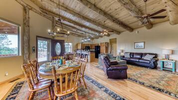 Studio (4 Bedrooms) | Property amenity