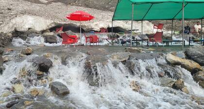 PinePark Lake Luxury Resort Naran