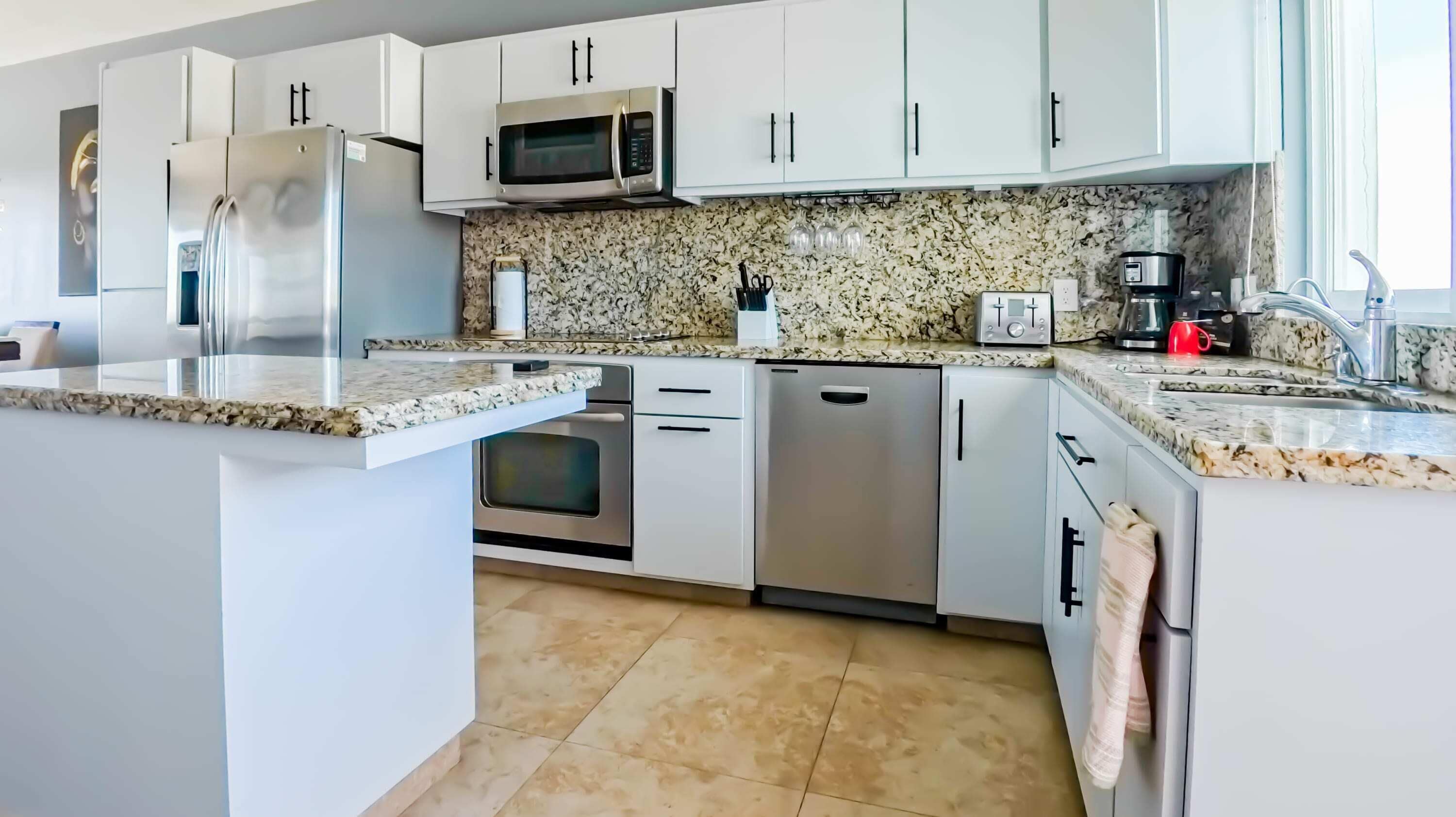 Kühlschrank, Ofen, Herdplatte, Geschirrspüler