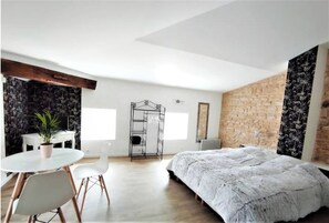 1 chambre, bureau, Wi-Fi gratuit, draps fournis