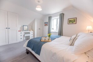 3 bedrooms, iron/ironing board, travel cot, WiFi