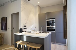 高级公寓 | 私人厨房 | 炉灶、洗碗机、烤面包机、厨具/餐具