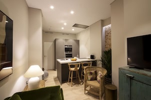 标准公寓 | 办公桌、笔记本电脑工作区、免费 WiFi、床单