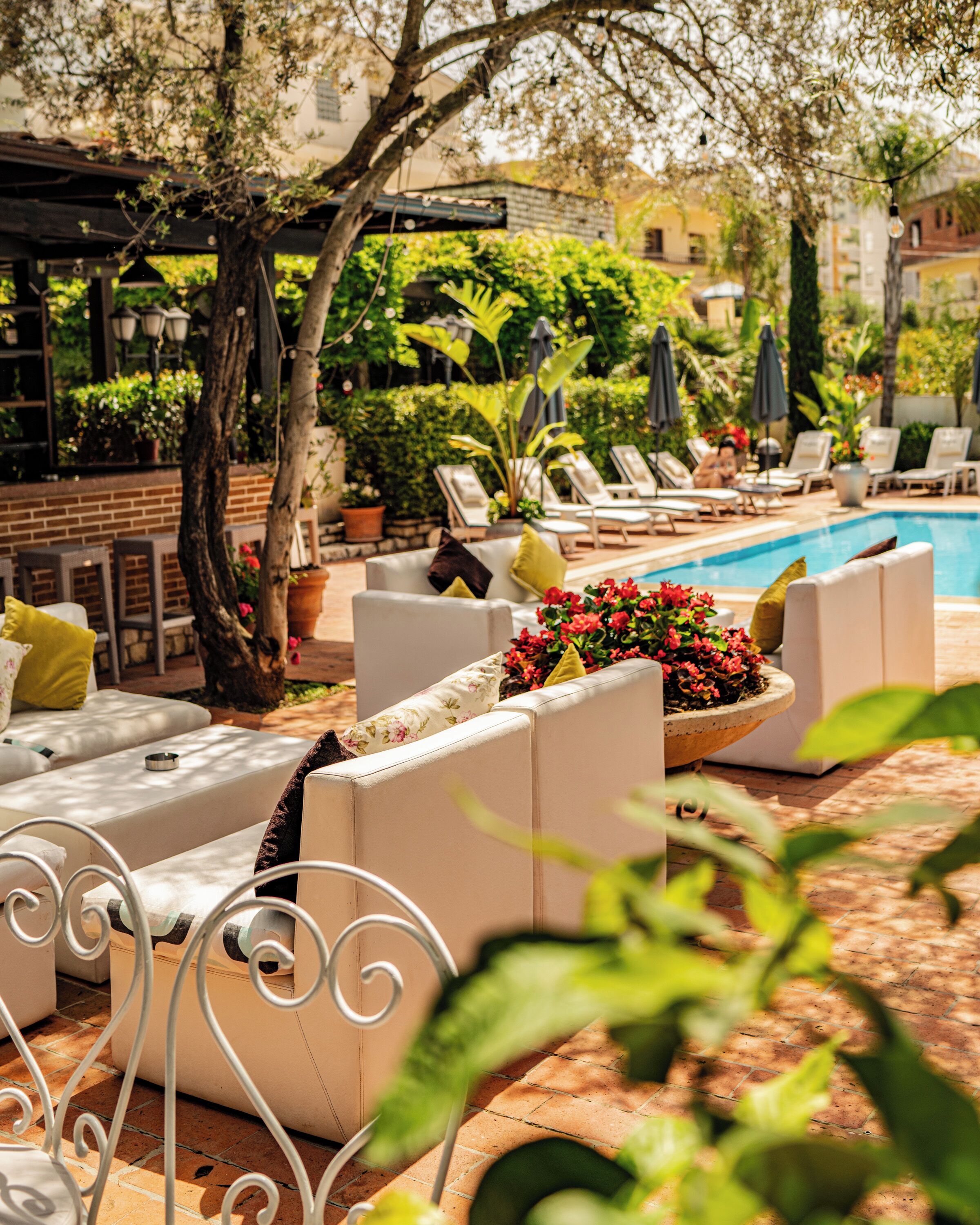 Bar en bord de piscine