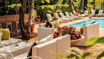 Poolbar