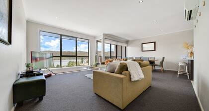 Jasper 4 in the Town Centre with Lake views