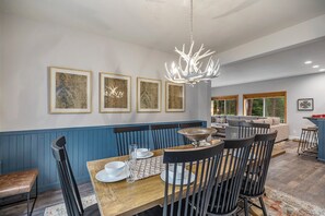 Dining - 1PM Check-In+Pool Access | Affordable, Family Friendly+PetsOK | Lake Nearby (Ronald)