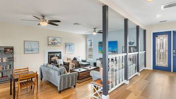 House, Multiple Beds, Private Pool, Pool View | Living area | 40-inch TV with digital channels