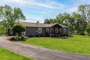 Studio (4 Bedrooms) | Property amenity - Sunrise Cove by Jackson Mountain Rentals (Dandridge)