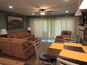 Smart TV - Reconfigured 2 bedroom, 2 bath condo, walking distance Pinehurst Resort. (Pinehurst)