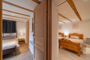 2 bedrooms, WiFi, bed sheets