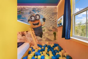 6 bedrooms, iron/ironing board, WiFi, bed sheets - Last Minute Disney! Private Pool, Hot Tub & Themed Bedrooms. Book Now! #49399 (Orlando)