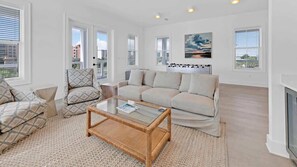 Fernseher, Tischfußball, Arbeitsbereiche