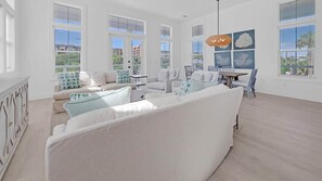 Fernseher, Tischfußball, Arbeitsbereiche