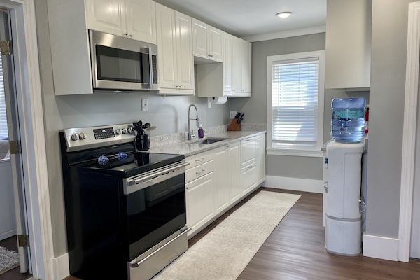 Frigorífic, microones, forn i placa de cuina