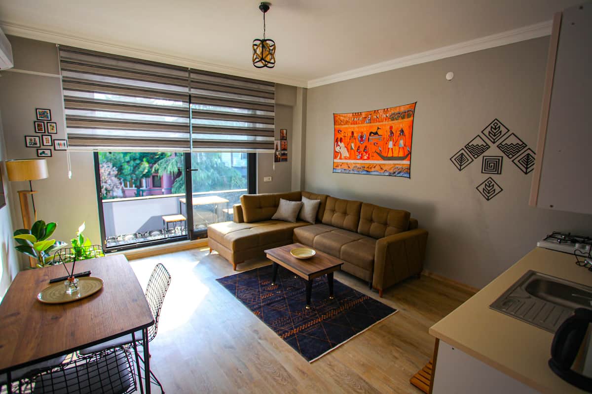 Basic Apartment | 1 bedroom, desk, iron/ironing board, free WiFi