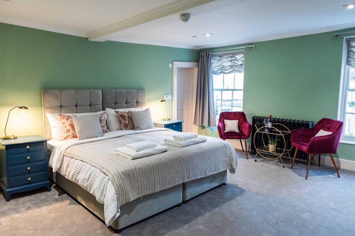 The Green | Iron/ironing board, free WiFi, bed sheets