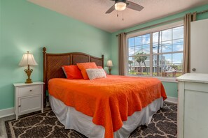 4 bedrooms, WiFi, bed sheets