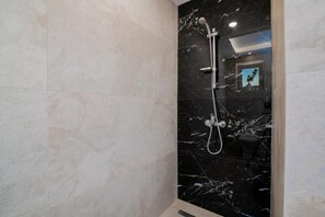 Casa, para fumadores | 1 habitación y insonorización 
