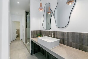 Hair dryer, towels