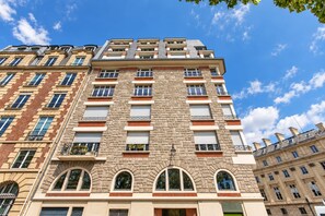 Exterior - Sweett | Notre Dame II (Paris)