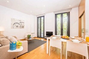 TV - Sweett | Jardinets II (Barcelona)