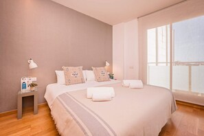 2 عدّة غرف نوم ومكواة/لوح كي وواي فاي مجانًا وملاءات أسرّة